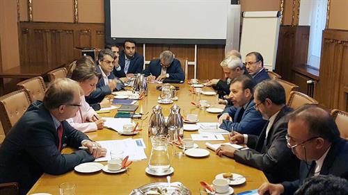 وزیر ارتباطات با همتای فنلاندی دیدار کرد/ اعلام آمادگی سرمایه گذاری  فنلاند در ایران
