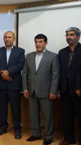 راسخ: توسعه دولت الکترونیک و دفاتر خدمات روستایی اولویت وزارت ارتباطات است