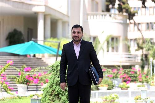بسته‌های اینترنتی که از سال گذشته وجود داشته، حذف نشده است / درخواست رفع فیلتر گوگل پلی را داشتیم که مورد مخالفت قرار گرفت
