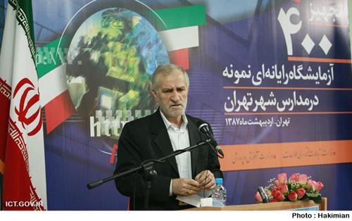 دکتر محمد سلیمانی: فناوری اطلاعات، زمان و فاصله را برای جوانان کوتاه می‌کند