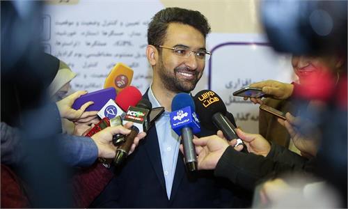 سایبری‌ها بدانند از پایان «خدمات ارزش افزوده» کوتاه نمی‌آیم/ پنج هزار میلیارد تومان سهام مردم در مخابرات بلاتکلیف است