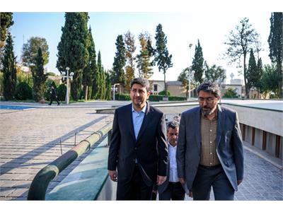 بازدید وزیر ارتباطات از مرکز رشد دانشگاه امام صادق (ع)