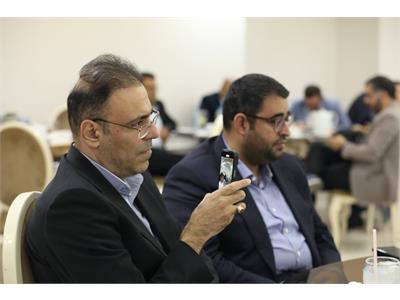 نشست صمیمانه وزیر ارتباطات و فناوری اطلاعات با اصحاب رسانه