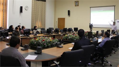 سخنرانی علمی مرکز داده سبز با مدیریت انرژی بلادرنگ برگزار شد