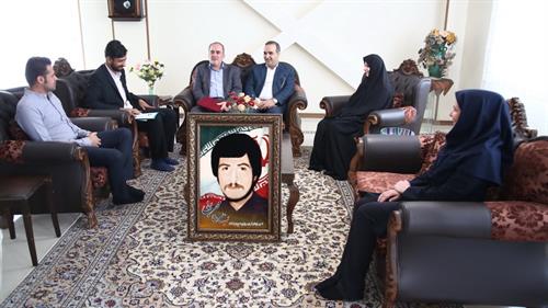 فرهنگ ایثار و شهادت یکی از ارزش هایی است که هم زمان با تاریخ این سرزمین شکل گرفته است