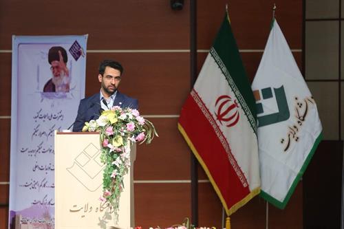 گله آذری جهرمی از دوگانگی برخی مدیران استانی / اضافه شدن 500 کیلومتر فیبر نوری به شبکه استان سیستان و بلوچستان تا پایان سال