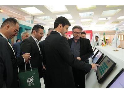 بازدید وزیر ارتباطات و فناوری اطلاعات از نمایشگاه کتاب