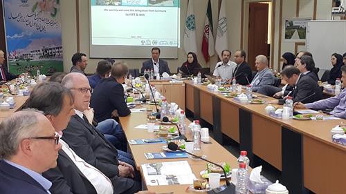 مدیرکل ارتباطات و فناوری اطلاعات استان اصفهان فرصت‌های سرمایه گذاری در اصفهان را برای هیات اقتصادی آلمان تشریح کرد