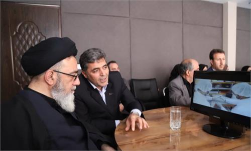 بازدید نماینده ولی فقیه در آذربایجان شرقی و امام جمعه تبریز از پژوهشکده رانشگرهای فضایی