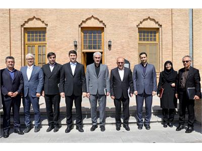 نشست کاری وزرای ارتباطات و امور اقتصادی و دارایی