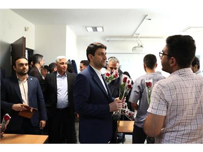 جشن آغاز سال تحصیلی ۱۴۰۴-۱۴۰۵ در دبیرستان علامه حلی با حضور وزیر  ارتباطات و فناوری اطلاعات
