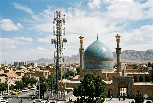 تداوم پایداری شبکه ارتباطی کرمان در جنگ تحمیلی سوم با تأمین سوخت و پشتیبانی میدانی