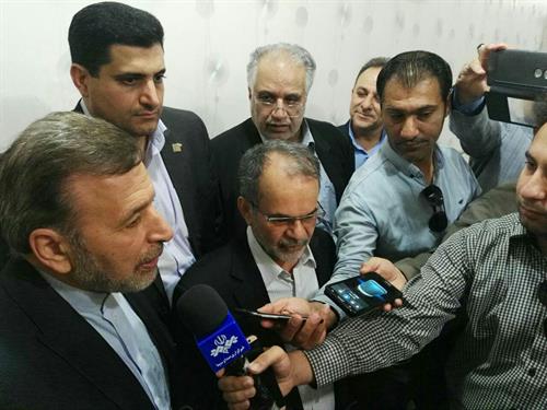 افتتاح  اولین لینک فیبر نوری آبادان در منزل شهید حیاتیان/سرمایه گذاری 200میلیارد تومانی توسط مخابرات، اپراتورهای تلفن همراه و سازمان منطقه آزاد اروند