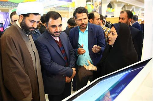 وزیر ارتباطات از نمایشگاه فناوری‌های محتوای فضای مجازی بازدید کرد