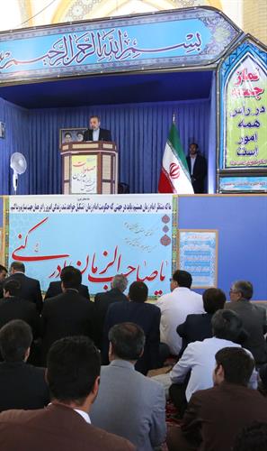 همزمان با هفته دولت دکتر واعظی وزیر ارتباطات به استان البرز سفر کرد و به عنوان سخنران پیش از خطبه های نماز جمعه به ایراد سخنرانی پرداخت