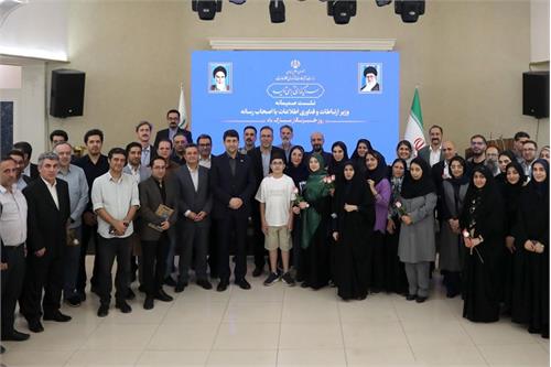 وقتی خبرنگاران سخن گفتند و وزیر ارتباطات شنید؛ نشست متفاوت روز خبرنگار برگزار شد