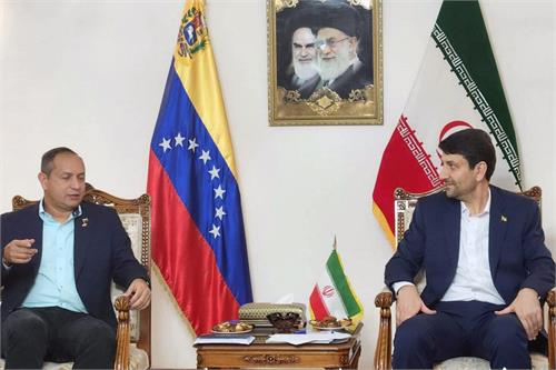آمادگی ایران برای انتقال تجربه ها در زمینه های دولت الکترونیک، هوش مصنوعی و خدمات نوین پستی به ونزوئلا