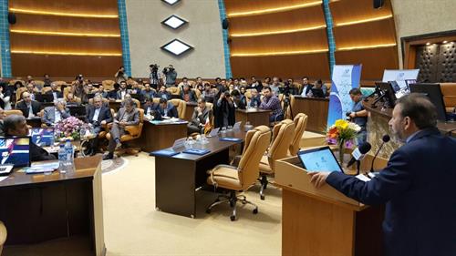 دکتر واعظی در شیراز: زیرساخت‌های تجارت در فضای مجازی تسهیل می‌یابد/ حمایت از ایده‌های برتر کسب و کار در فضای مجازی
