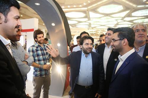 بازدید وزیر ارتباطات و فناوری اطلاعات از یازدهمین نمایشگاه بین المللی رسانه های دیجیتال
