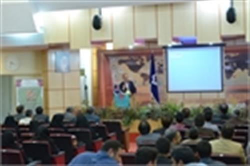 وزارت ارتباطات آمادگی دارد تا با استفاده از همه ظرفیت های موجود در حوزه ICT زمینه انتقال معارف قرآنی به جوانان با ابزارهای جدید را فراهم کند.