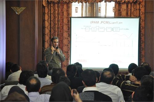 همایش آموزشی   مبانی سیستمهای مخابراتی در راستای آزمایش تحویل ایستگاههای USO با حضور مدیران و همکاران وزارت ارتباطات  در مشهد مقدس برگزار گردید.