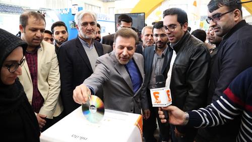 دکتر واعظی بر عزم دولت در حمایت از تولید محتوای فاخر داخلی تاکید کرد