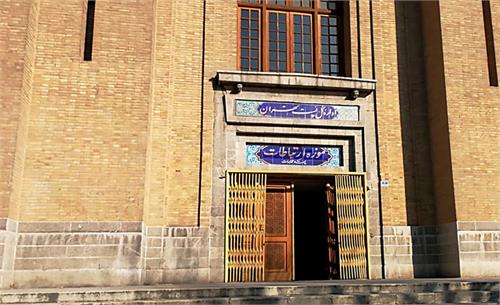 درب قدیمی موزه ارتباطات به روی مردم باز شد / امکان رصد موزه ارتباطات از برج میلاد مهیا است