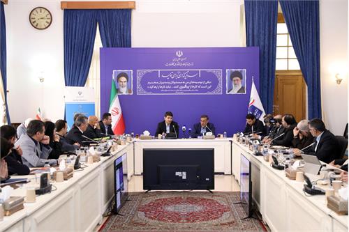 «توسعه فیبر نوری» و «فناوری نسل پنجم»؛ دو طرح مهم در دستور کار وزارت ارتباطات / لزوم ارائه آمارهای واقعی به مردم