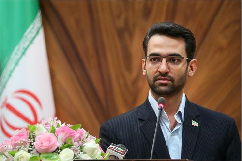 «پست اول» باید رقیب پست باشد/ شیوه واگذاری مخابرات اشتباه بود/ با خصوصی‌سازی مخابرات در عرصه تلفن ثابت عقب‌گرد داشته‌ایم
