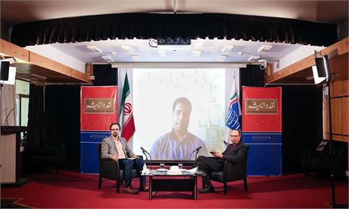 کامبیز نوروزی، حقوقدان: برای فناوری‌های نوین، عرف باید قانون‌گذاری کند نه دولت/ باقر انصاری، حقوقدان: در ایران برای فضای مجازی کسانی قانون می‌نویسند که شناختی از آن ندارند
