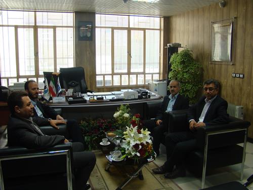 به مناسبت روزجهانی ارتباطات مدیران تابعه ادارات کل ارتباطات و فناوری اطلاعات با مدیرکل ارتباطات و فناوری اطلاعات خوزستان دیدار کردند