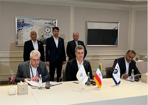 تفاهم‌نامه سه جانبه توسعه ترانزیت داده میان ایران و عمان امضا شد