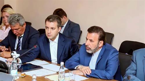 ادامه مذاکرات دکتر واعظی در مسکو/ خودروسازی، صنعت و کشاورزی محور توافق