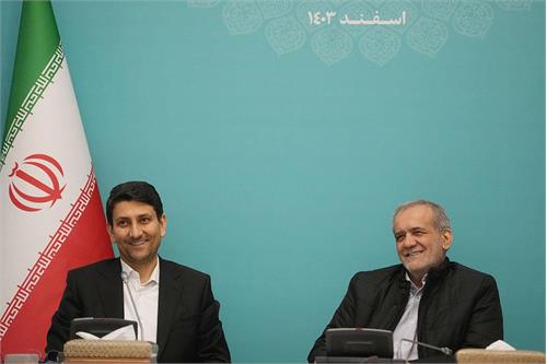عطش تولید اسناد، کسب‌و‌کارها را از پا درمی‌آورد / با حضور بخش خصوصی، تصمیمات پشت درهای بسته گرفته نمی‌شود