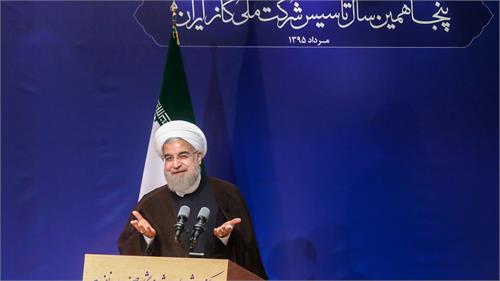 تحقق انقلاب و آزادی در فضای حقیقی و مجازی