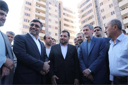 بازدید وزیر ارتباطات از عملیات اجرایی پروژه فیبر نوری منازل و کسب‌وکارهای شهر صدرا