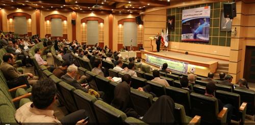 تجلیل از ۲۴ پژوهشگر و مستندساز علمی برتر در پژوهشگاه فضایی/ تجلیل از خانواده شهید دکتر حاتمی