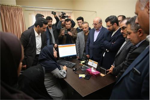 وزیر ارتباطات از عملکرد سامانه الکترونیکی سلامت بازدید کرد