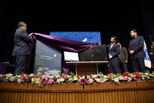 رونمایی از سامانه نظارت ابری پادویش/ رونمایی از تمبر یادبود نکوداشت هفته پدافند غیر عامل/امضای چند تفاهم نامه