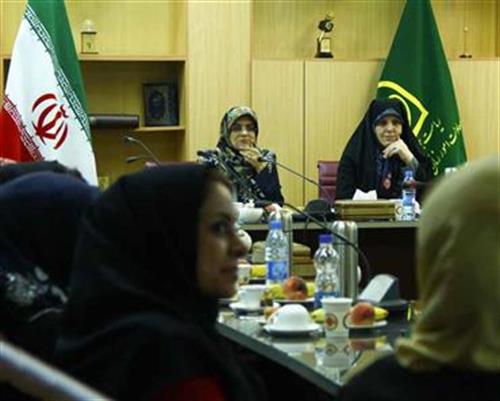 ضرورت استفاده از هنر برای دستیابی به اهداف حوزه زنان