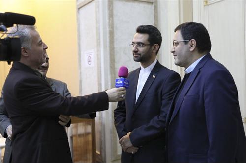 وزیر ارتباطات و فناوری اطلاعات وارد باکو پایتخت آذربایجان شد