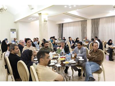 نشست صمیمانه وزیر ارتباطات و فناوری اطلاعات با اصحاب رسانه