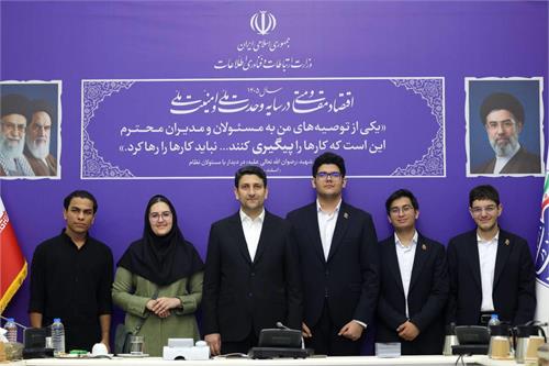 قهرمانی مهم است، اما بازگشت و خدمت هنر است/نخبگان جوان به ظرفیت‌های فضایی کشور متصل می‌شوند