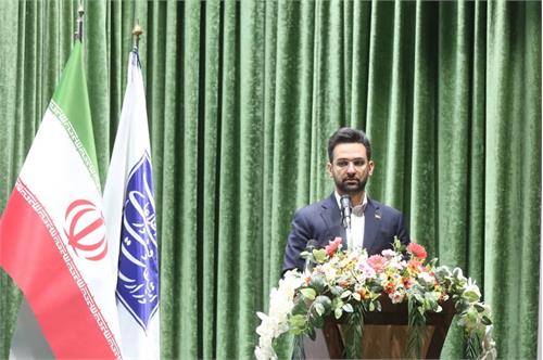 انحصار و مخالفت با رسانه های نوین را کنار بگذاریم/ باید برای بهره بردن از مزایای اقتصاد دیجیتال از هم اکنون برنامه ریزی کنیم/ در عصر دیجیتال نمی توان با «برنو» به جنگ «اف 14» رفت