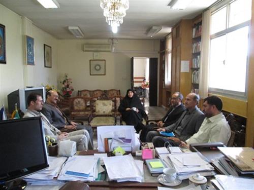 آقای مهندس شهاب مدیرکل ارتباطات و فناوری اطلاعات به مناسبت روز جهانی پست با مدیر کل  پست استان دیدار کردند