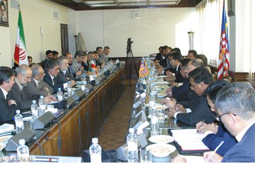 وزیر ارتباطات در دیدار با همتای مالزیایی خود: همکاری میان ایران و مالزی گسترش می‌یابد‌