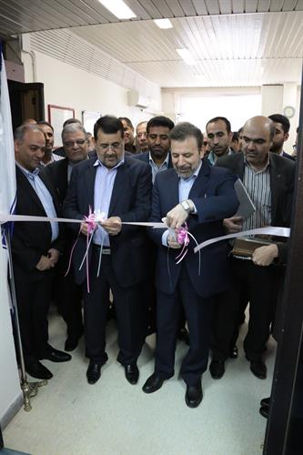 دکتر واعظی 484 پروژه ارتباطی و مخابراتی را با اعتباری بالغ بر 2710 میلیارد ریال در استان هرمزگان افتتاح کرد