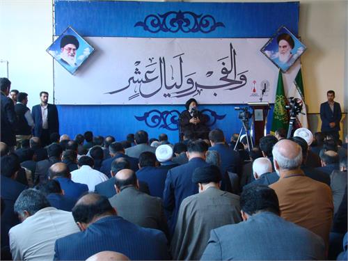 دیدار مدیر و پرسنل اداره کل ICT خوزستان با نماینده محترم ولی فقیه در استان خوزستان