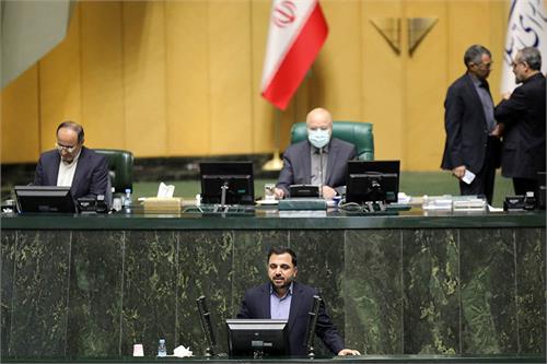 شبکه ملی اطلاعات در دولت سیزدهم پیشرفت دو برابری داشت / ثبت رکورد تاریخی حضور 17 میلیون کاربر در یک روز و در یک پلتفرم داخلی / افزایش دو برابری مصرف ترافیک داخلی / حریم خصوصی و داده های مردم در پلتفرم های داخلی خط قرمز ماست
