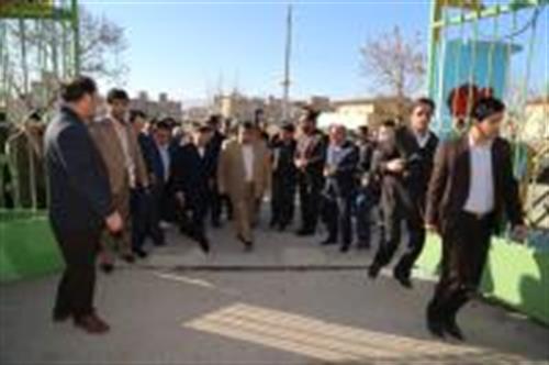 دکتر واعظی: مردم می توانند در فضای رقابتی اپراتور خود را انتخاب کنند